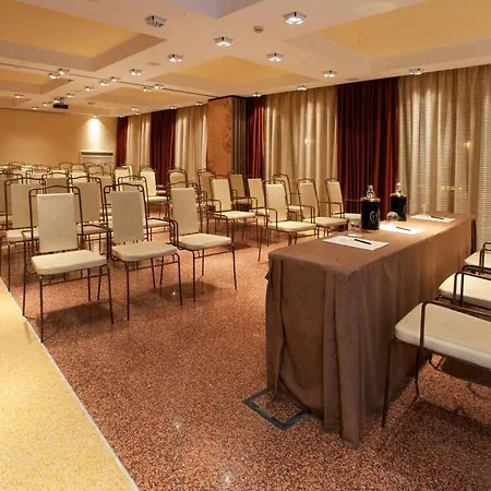酒店 Grand Savoia Genova, Curio Collection By Hilton