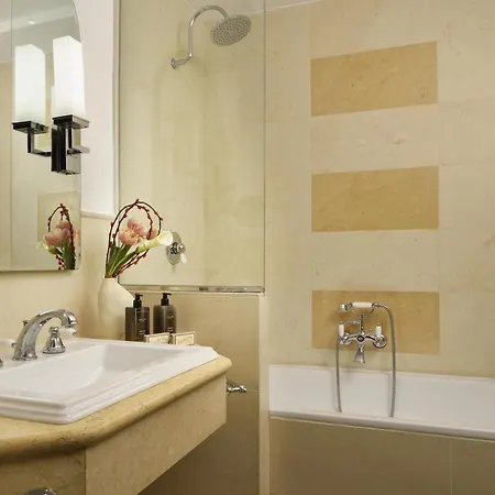 호텔 Grand Savoia Genova, Curio Collection By Hilton 제노바