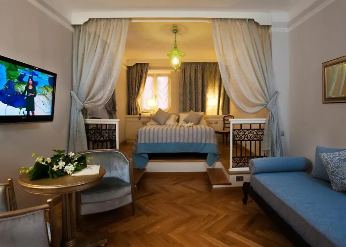 Grand Savoia Genova, Curio Collection By Hilton