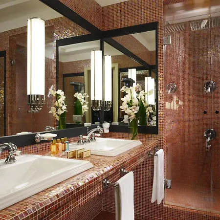 Grand Savoia Genova, Curio Collection By Hilton Hotel Genua