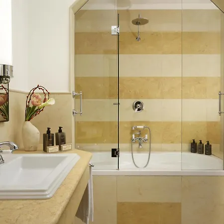 Grand Savoia Genova, Curio Collection By Hilton Hotell 5*