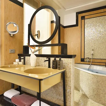 Hotell Grand Savoia Genova, Curio Collection By Hilton